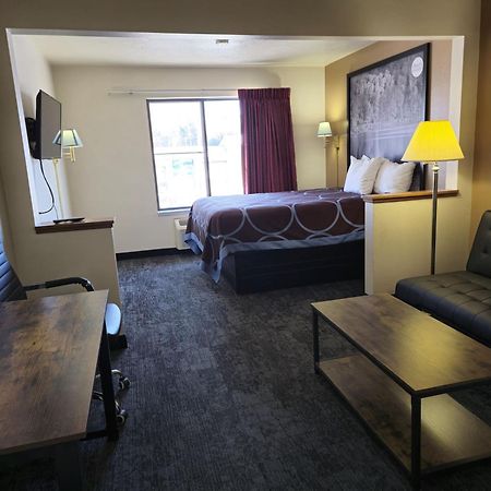 Amerivu Inn And Suites Shawano Wi ภายนอก รูปภาพ