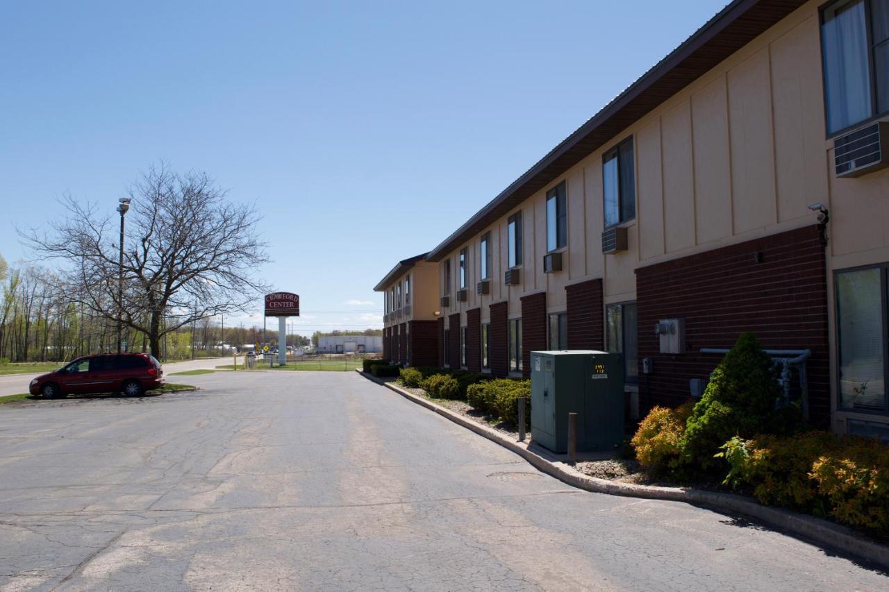 Amerivu Inn And Suites Shawano Wi ภายนอก รูปภาพ