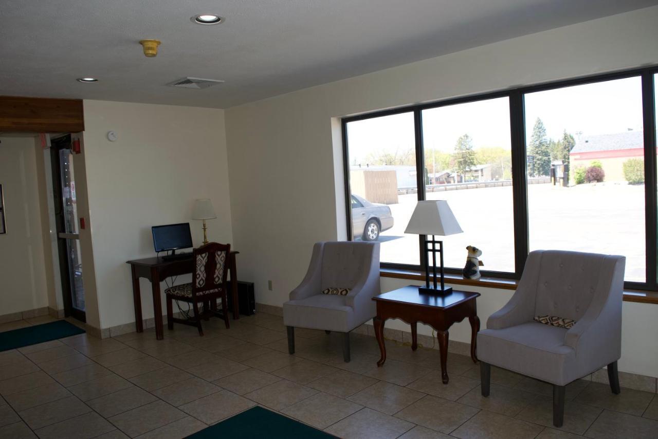 Amerivu Inn And Suites Shawano Wi ภายนอก รูปภาพ