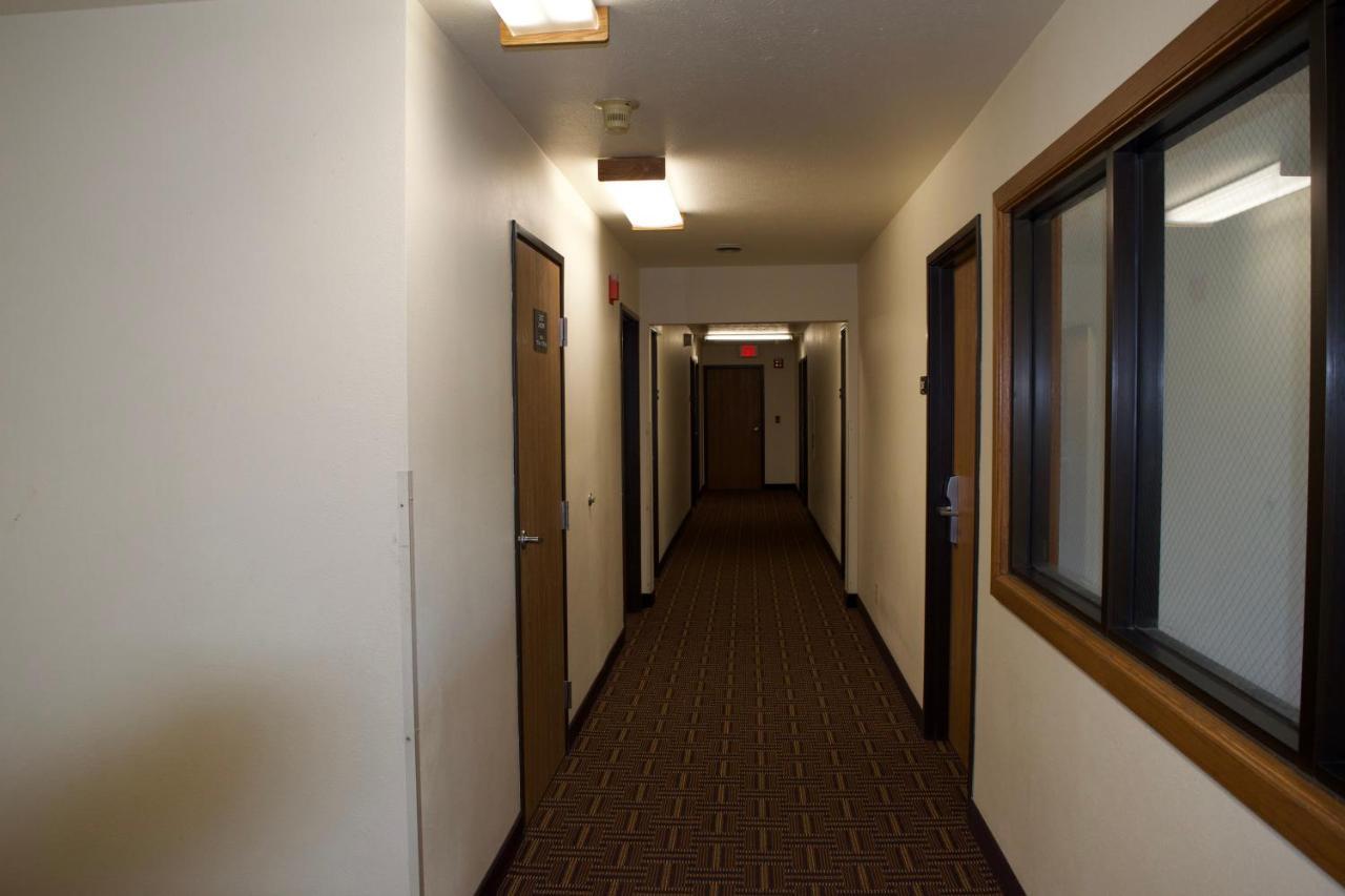 Amerivu Inn And Suites Shawano Wi ภายนอก รูปภาพ