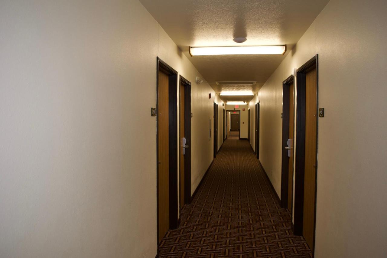Amerivu Inn And Suites Shawano Wi ภายนอก รูปภาพ
