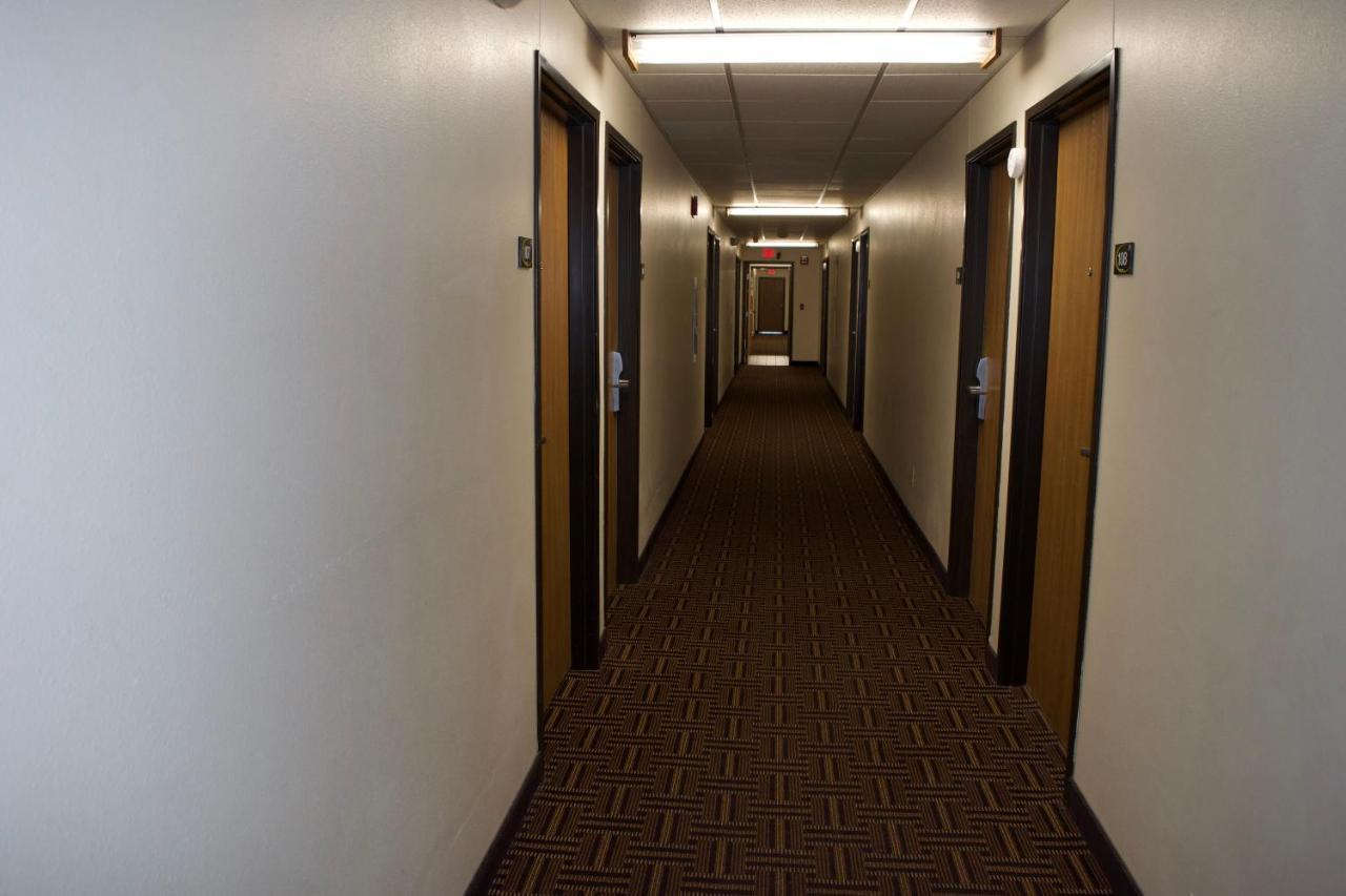 Amerivu Inn And Suites Shawano Wi ภายนอก รูปภาพ