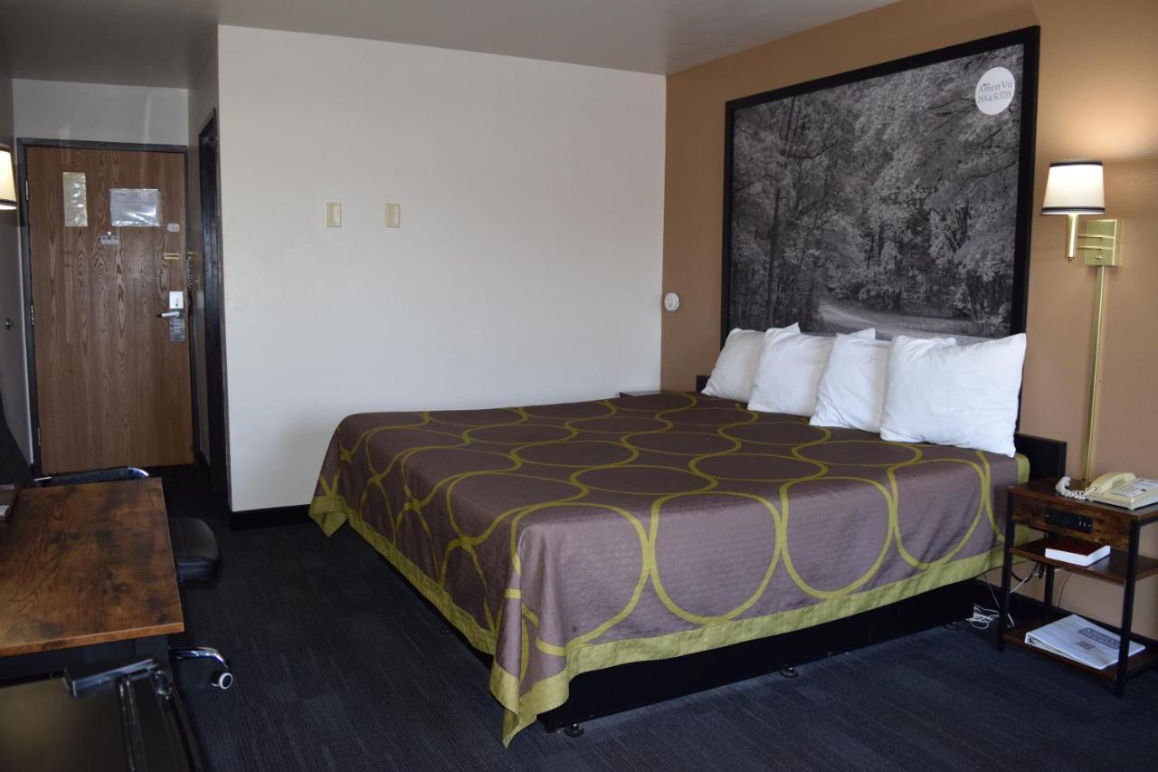 Amerivu Inn And Suites Shawano Wi ภายนอก รูปภาพ