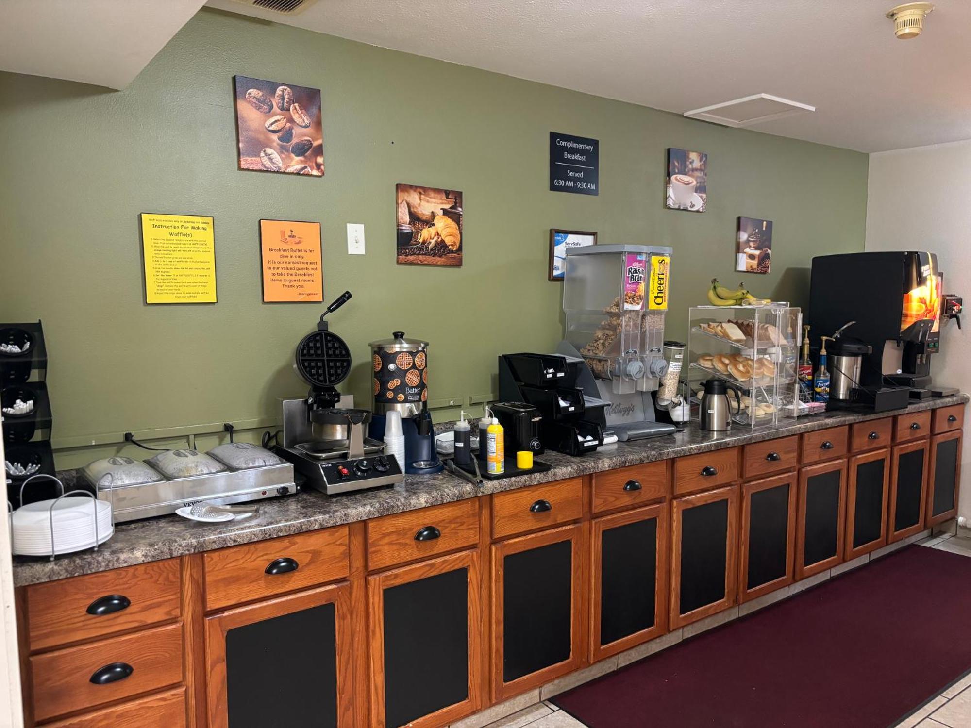 Amerivu Inn And Suites Shawano Wi ภายนอก รูปภาพ