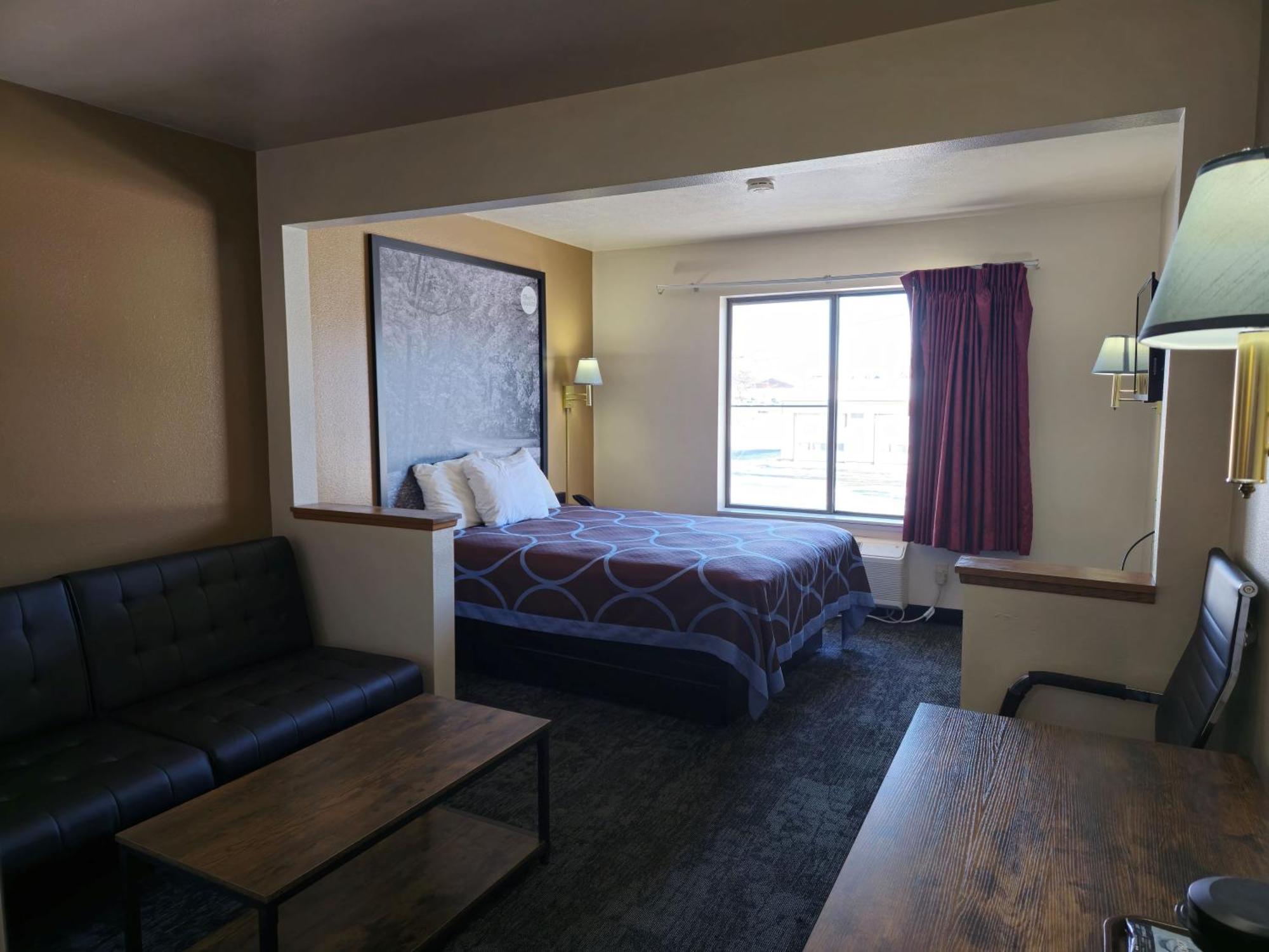 Amerivu Inn And Suites Shawano Wi ภายนอก รูปภาพ